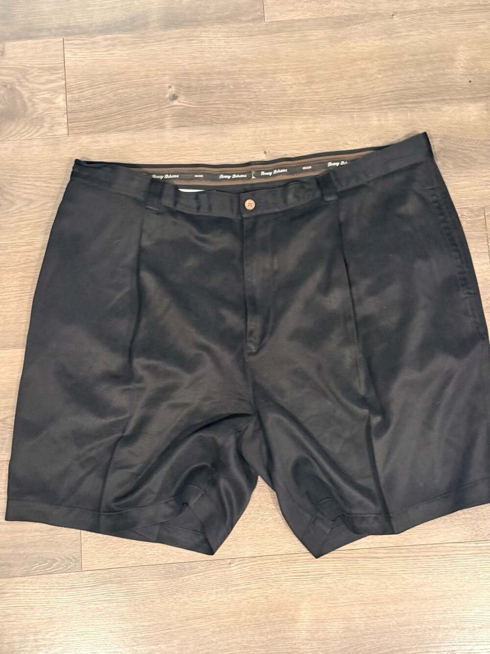 Tommy Bahama Relax 100% Silk Men's Pleated Black Shorts Size 42